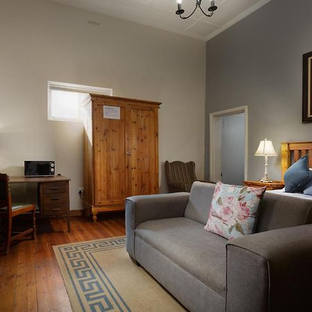 Horse And Mill Guesthouse Colesberg Ngoại thất bức ảnh